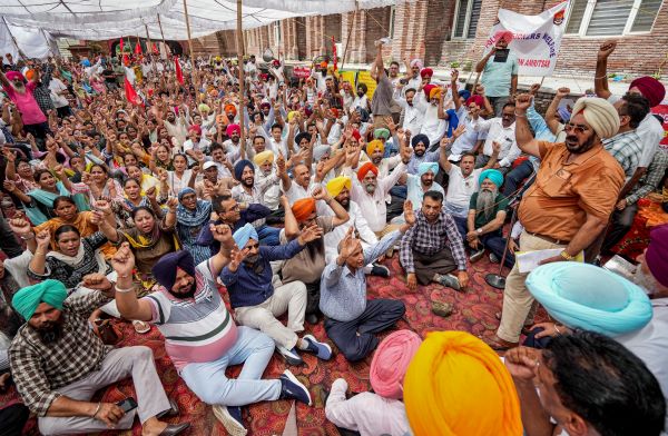 पंजाब में सरकारी कर्मचारियों की हड़ताल; सार्वजनिक सेवाएं प्रभावित, ओपीडी सेवाओं पर भी असर