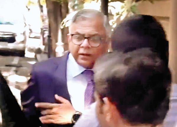टाटा संस के निदेशक मंडल ने चंद्रशेखरन को फिर चेयरमैन नियुक्त करने का फैसला किया