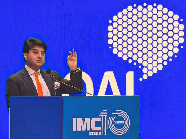 भारत में 5जी ग्राहकों की संख्या 2030 तक एक अरब करने का लक्ष्य : सिंधिया