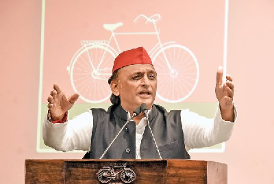उत्तर प्रदेश में नौकरी, निवेश और रोजगार केवल अखबारों में दिख रहा : अखिलेश यादव
