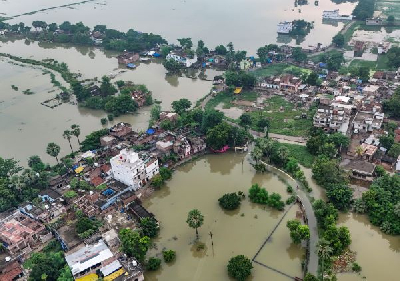 बिहार सरकार ने पड़ोसी देश नेपाल में वर्षा के बीच अधिकारियों से तैयारियां बढ़ाने का निर्देश दिया